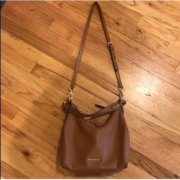 Michael Kors Handbags - Michael Kors Isabella bag